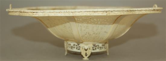 A Chinese export ivory twin handled basket, late 19th century, 21.5cm